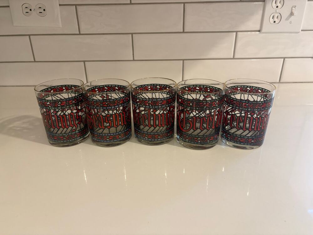 Set of 5 Vintage Houze Season’s Greetings Christmas Glasses